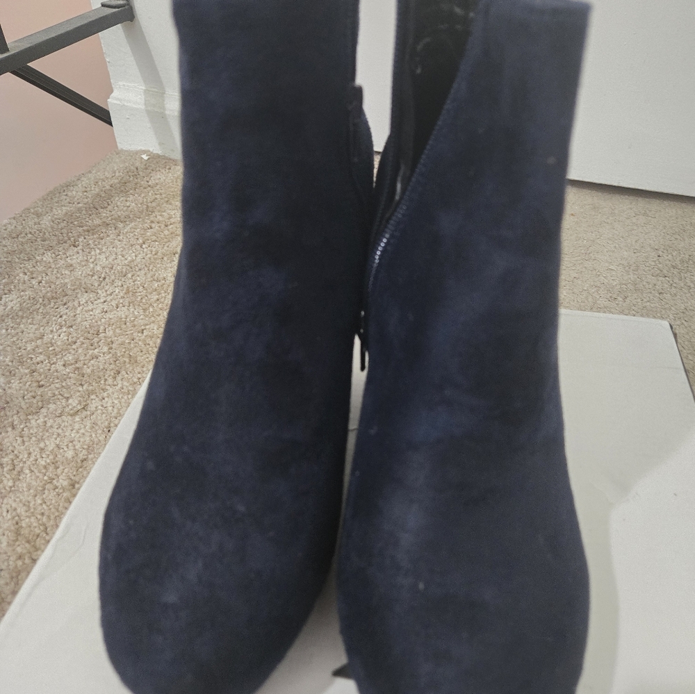Boots - Picture 6 of 8